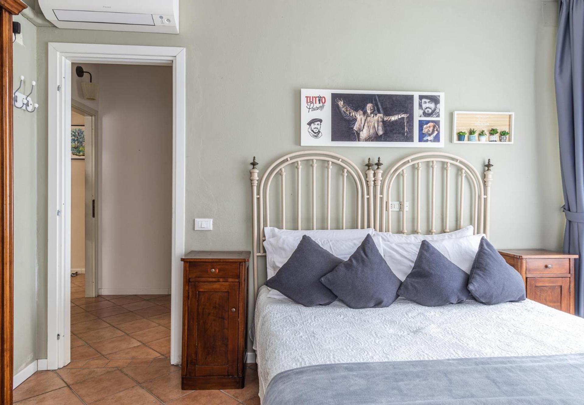 Room & Breakfast Canalino 21 Modena Bagian luar foto