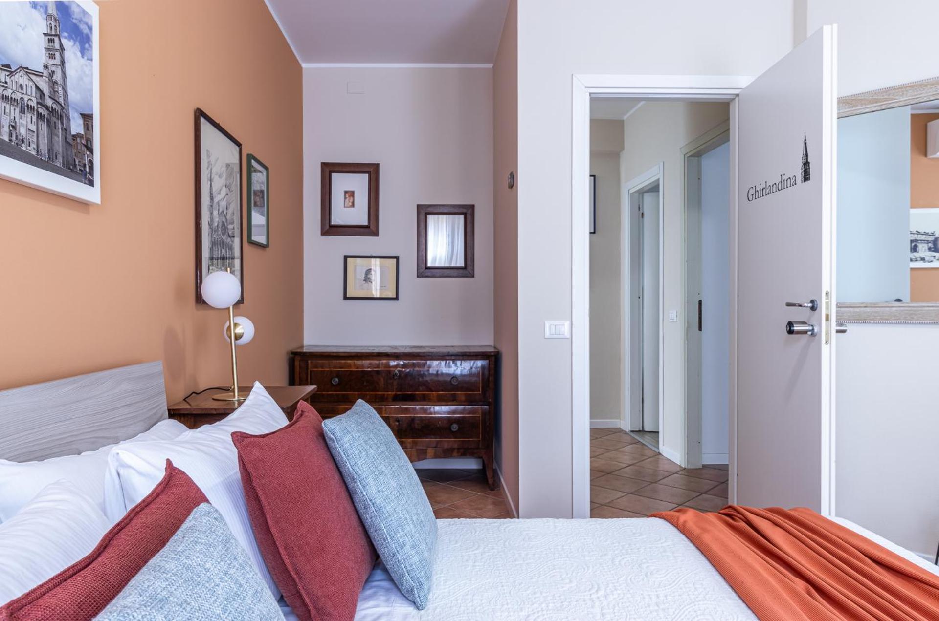 Room & Breakfast Canalino 21 Modena Bagian luar foto