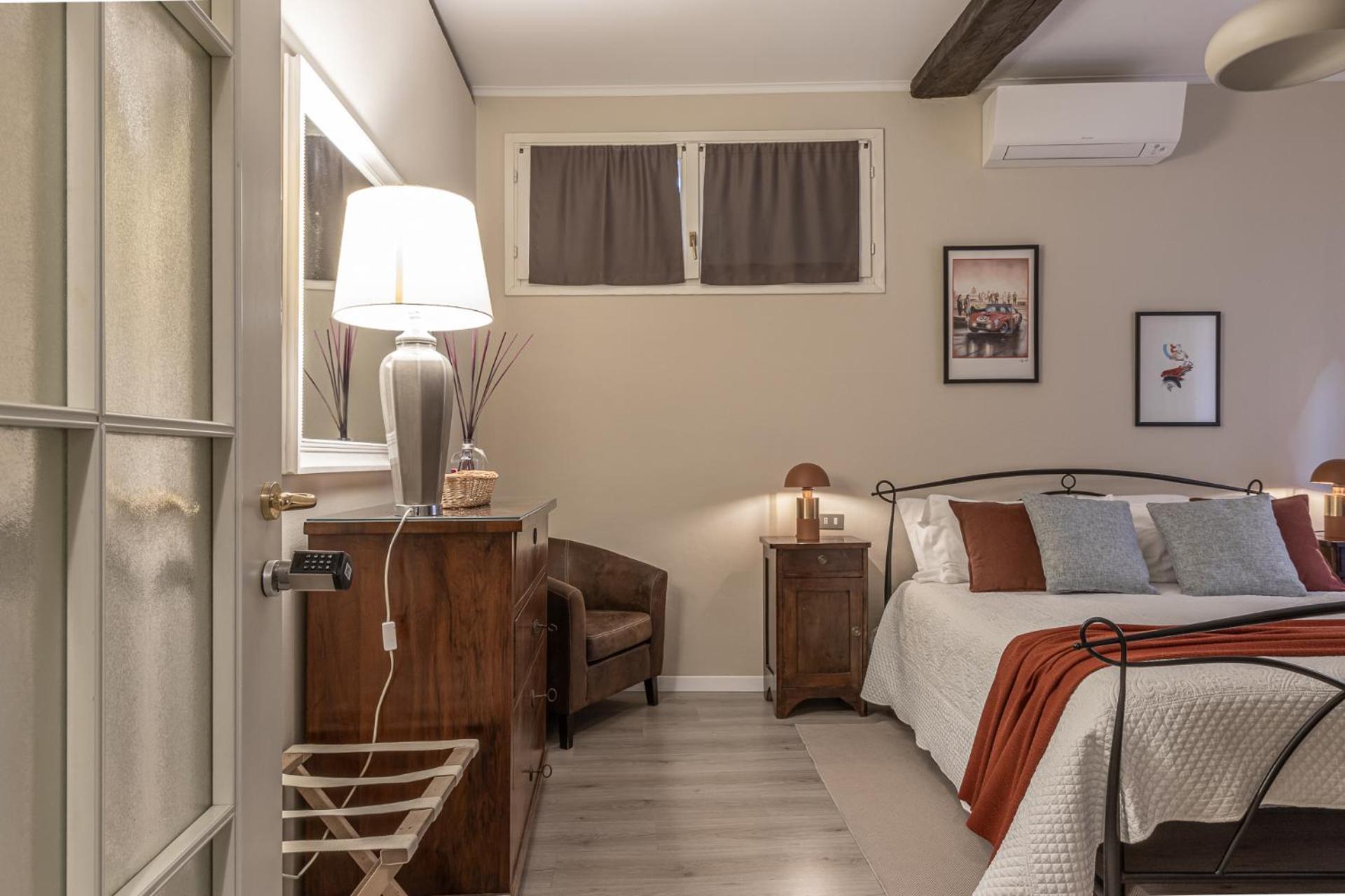 Room & Breakfast Canalino 21 Modena Bagian luar foto